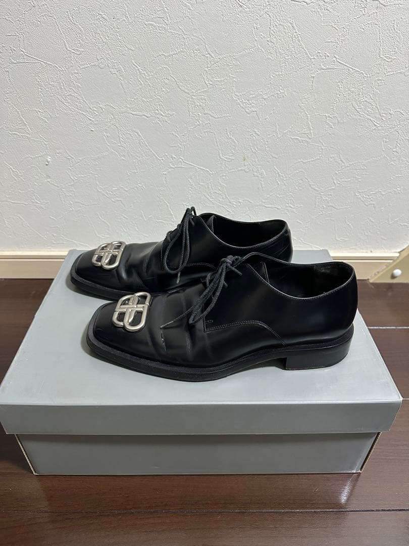 BALENCIAGA　ダービーシューズ　スクエアトゥ　BBロゴ　レザー