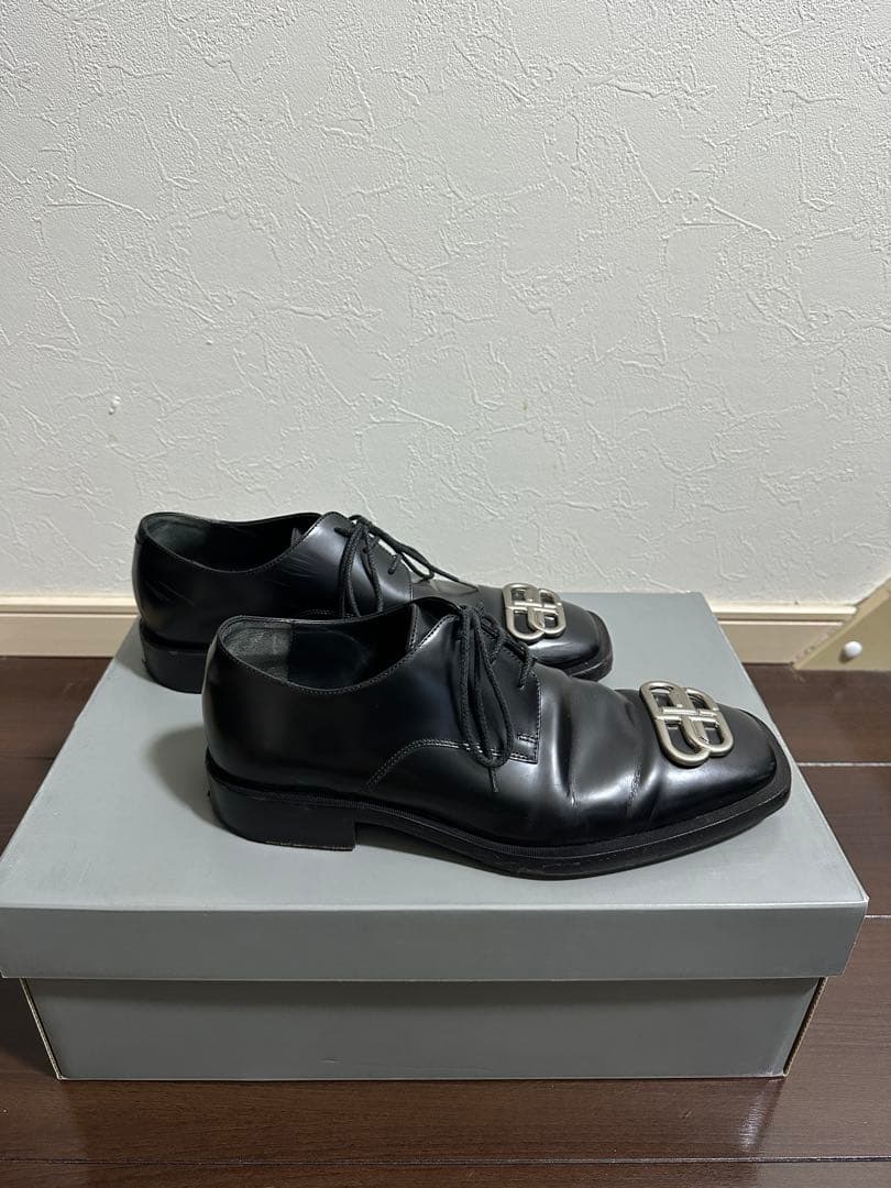 BALENCIAGA　ダービーシューズ　スクエアトゥ　BBロゴ　レザー