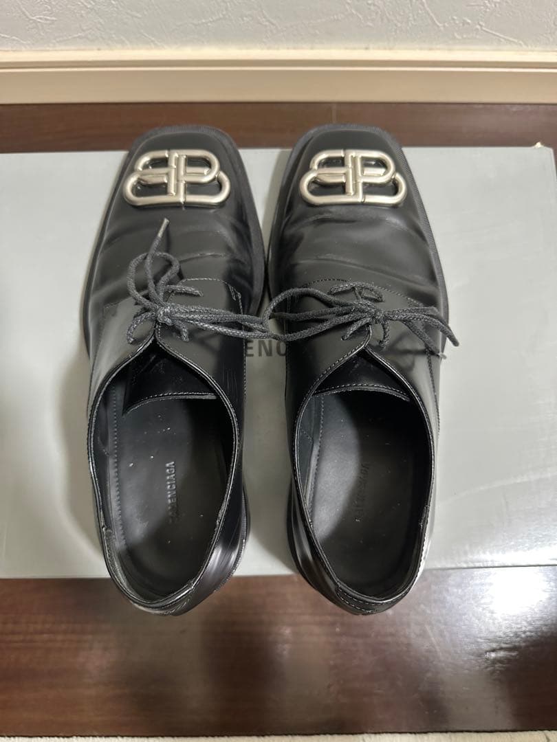 BALENCIAGA　ダービーシューズ　スクエアトゥ　BBロゴ　レザー