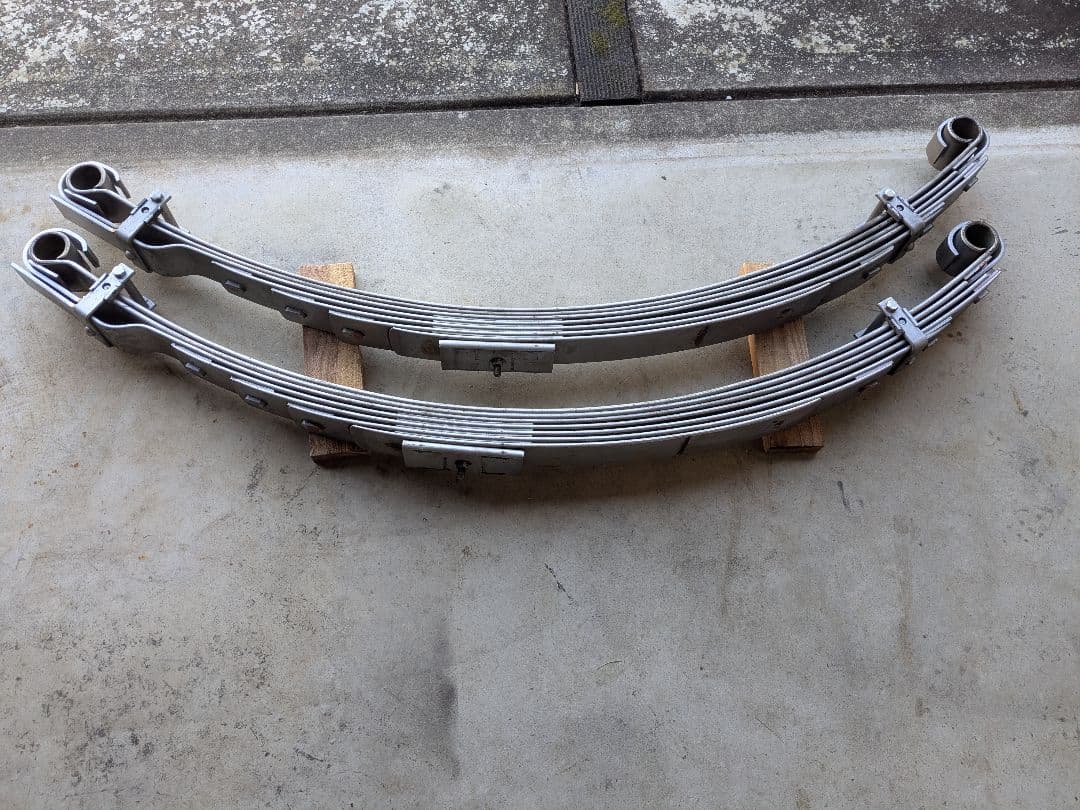 ランクル70 GRJ76 キープスラント 2インチアップ リーフスプリング