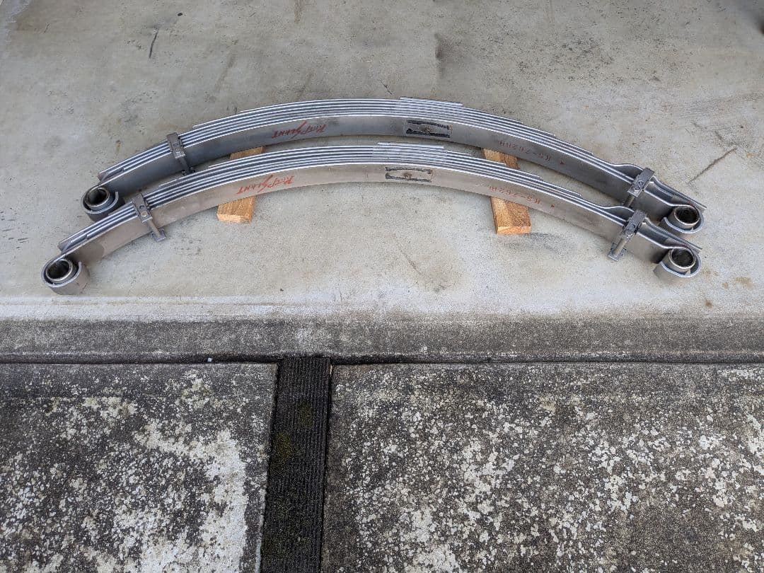 ランクル70 GRJ76 キープスラント 2インチアップ リーフスプリング