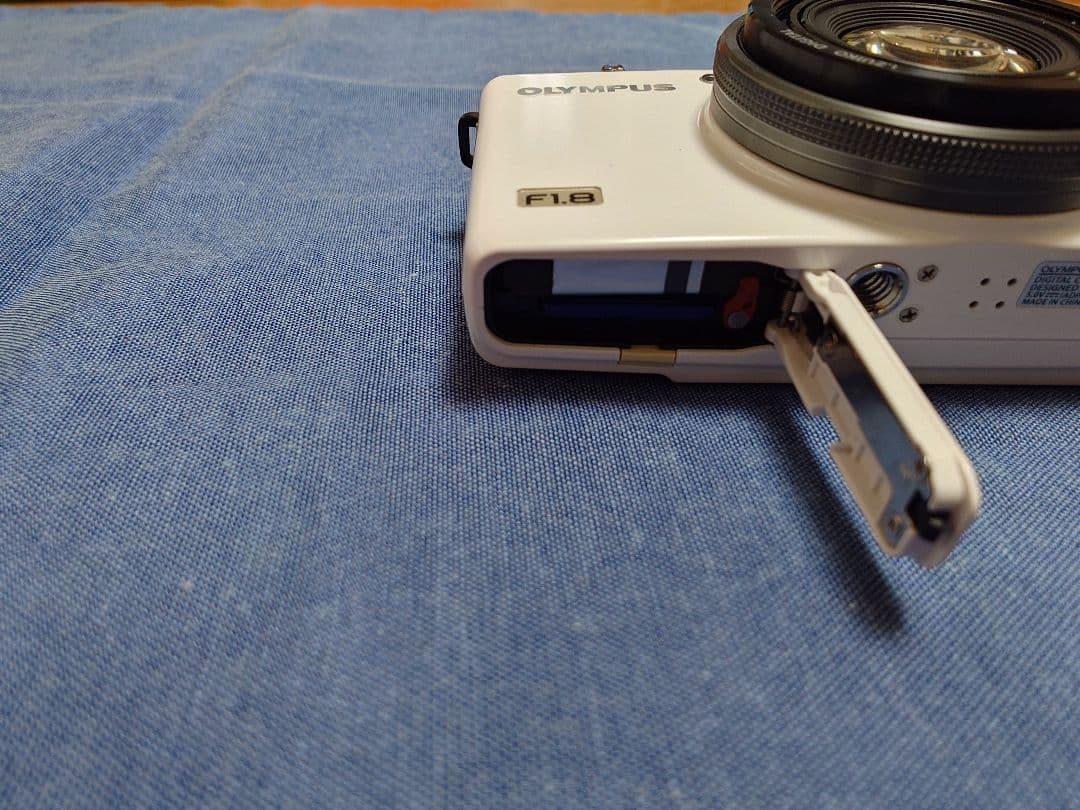 OLYMPUS xz-1 純正充電器付き