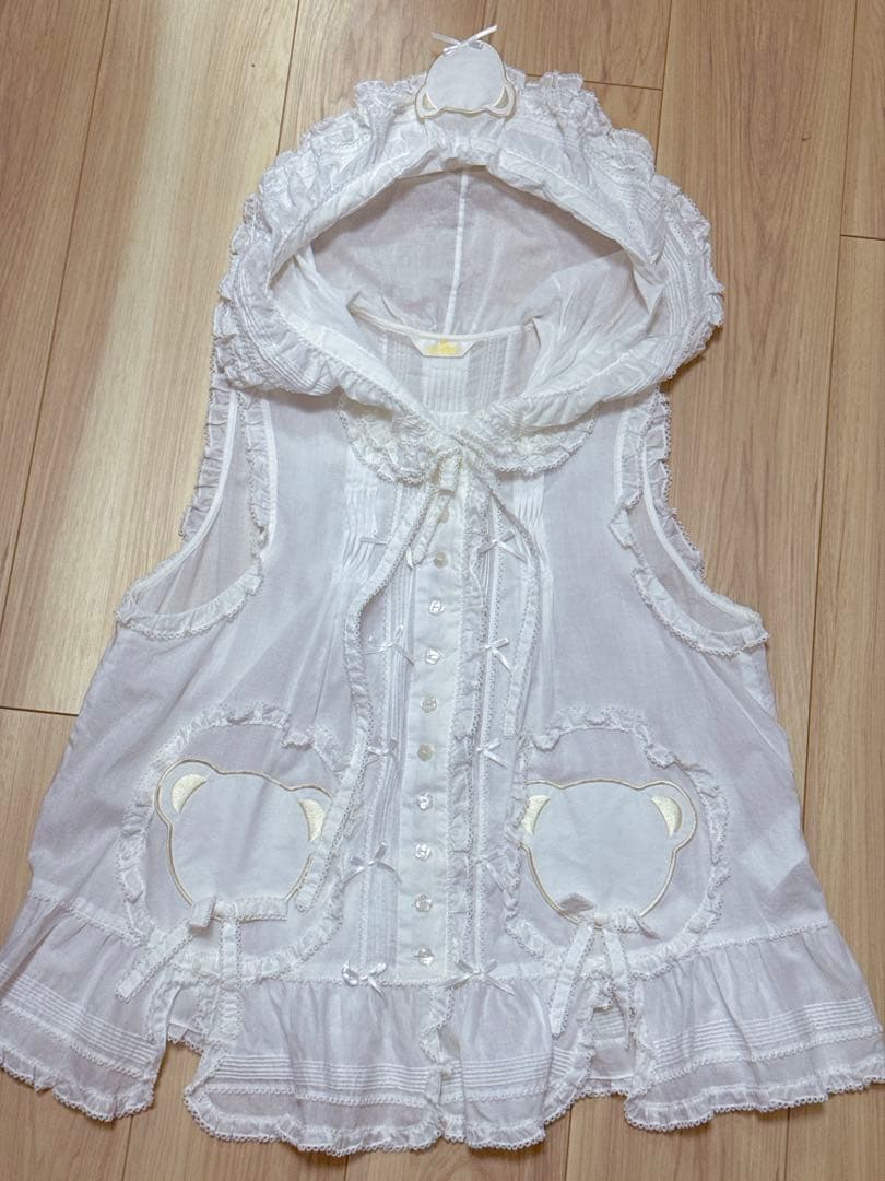 ピンクハウス　テディワッペン付きフードベスト　白