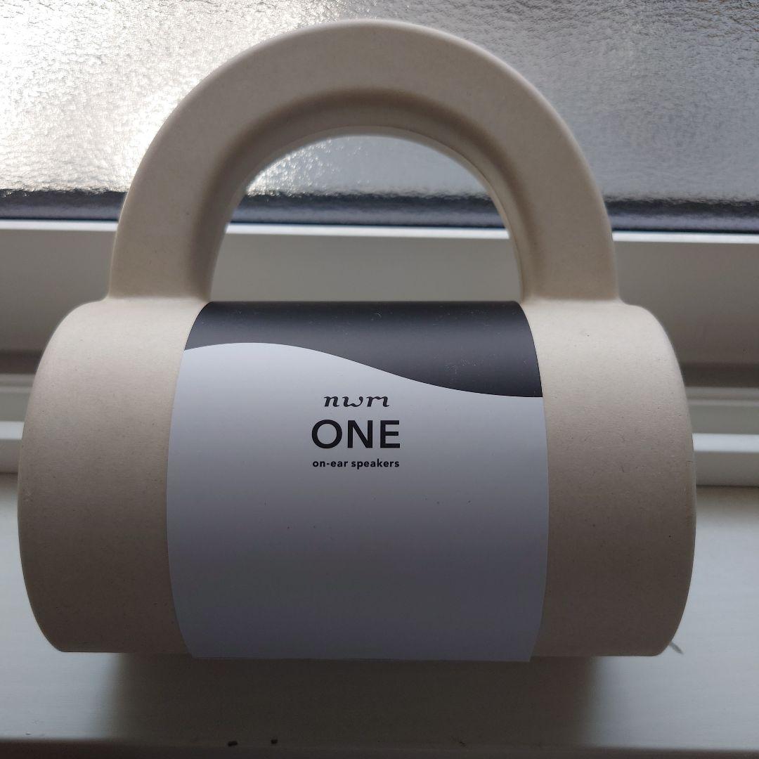 Nura ONE オンイヤースピーカー MBH001　ライトグレー