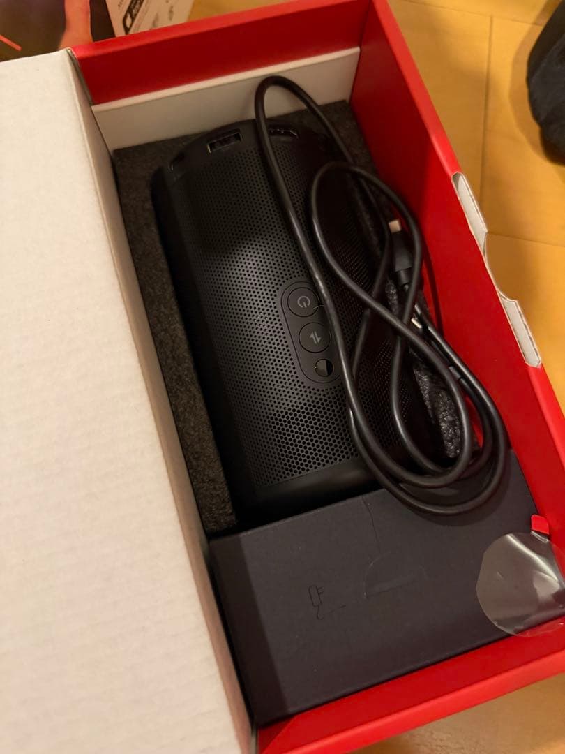 NEBULA Capsule II プロジェクター 本体と三脚