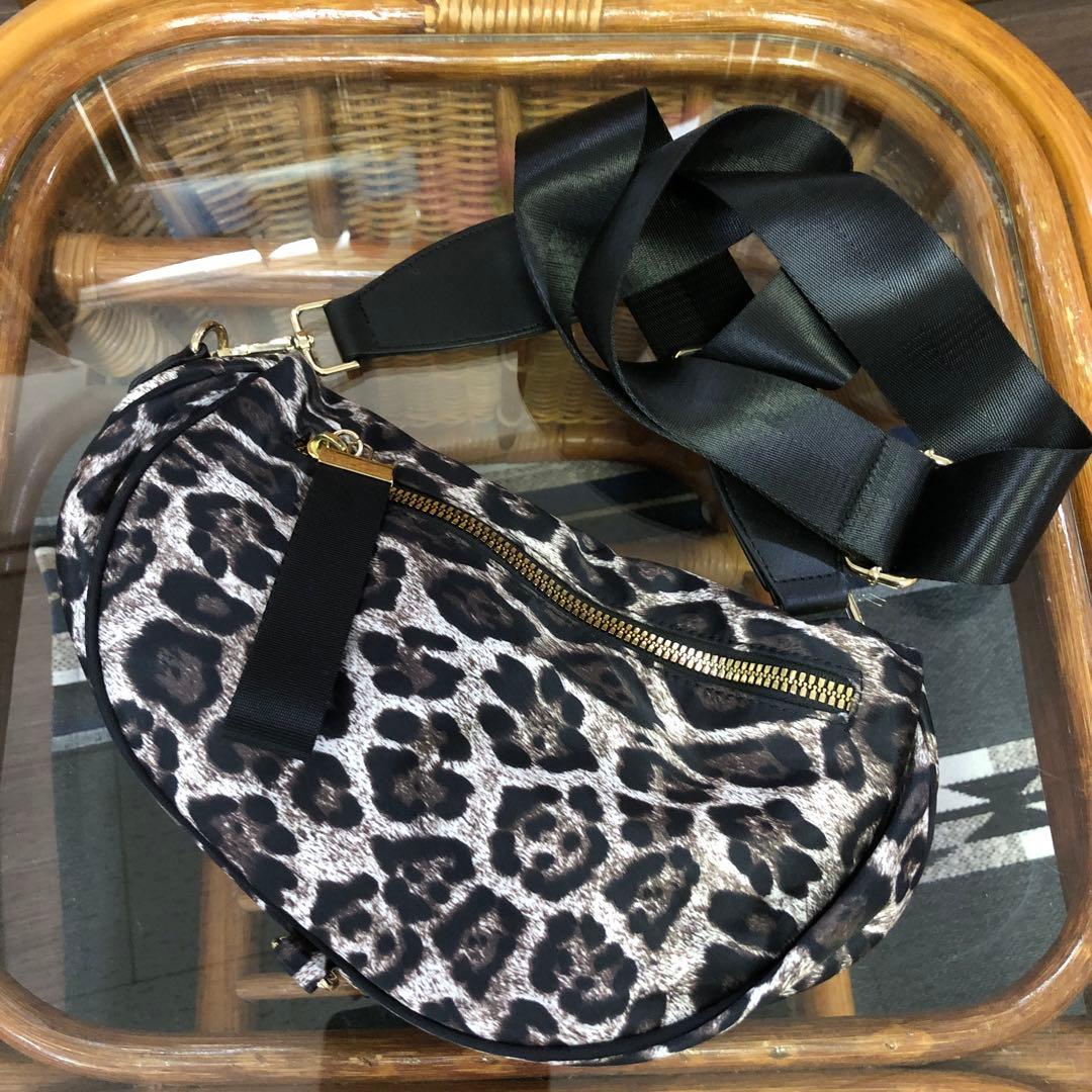 PECHINCHAR ヒョウ柄 ボディバッグ