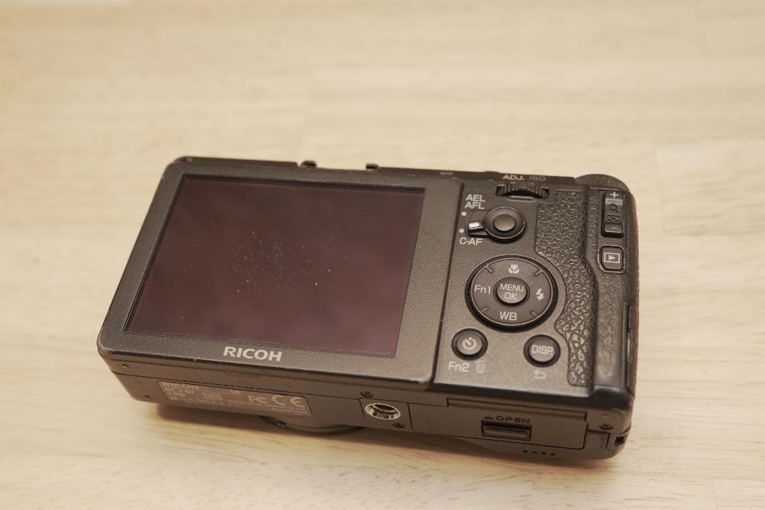 RICOH デジタルカメラ GR (APS-C) 初代モデル