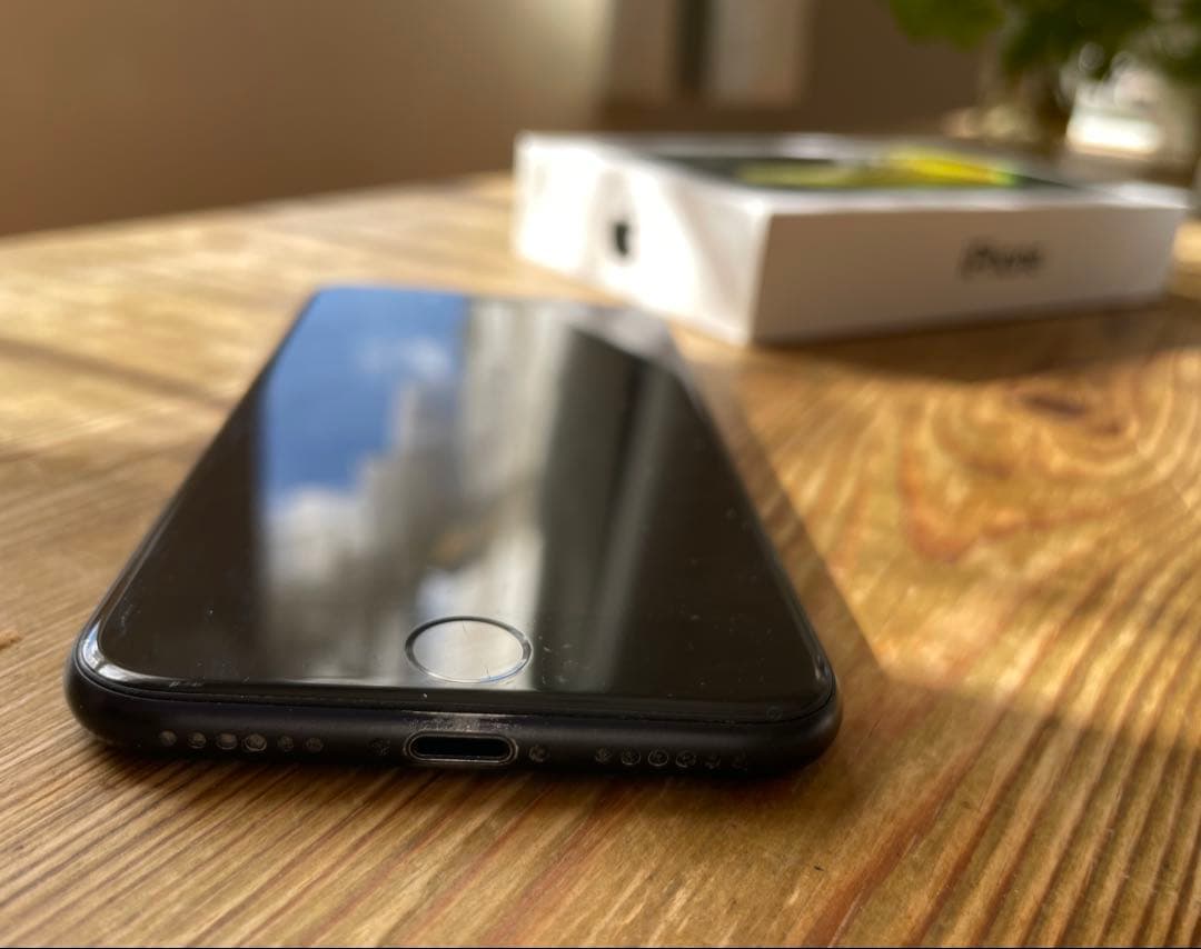 Apple iPhone SE (第2世代) ブラック