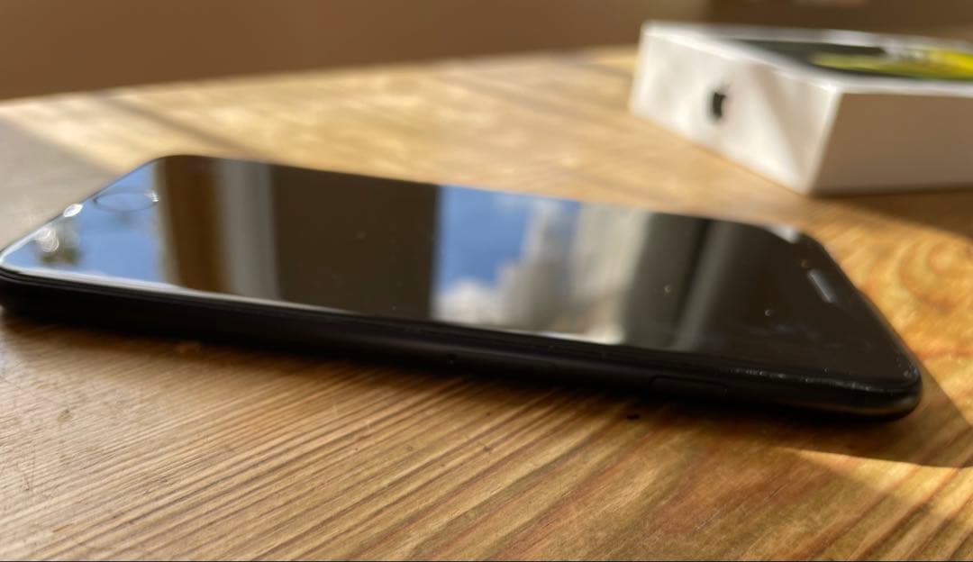 Apple iPhone SE (第2世代) ブラック