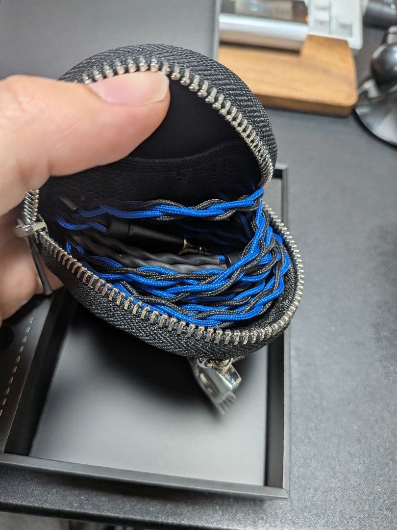 TRUTHEAR NOVA 1DD+4BA インイヤーヘッドホン