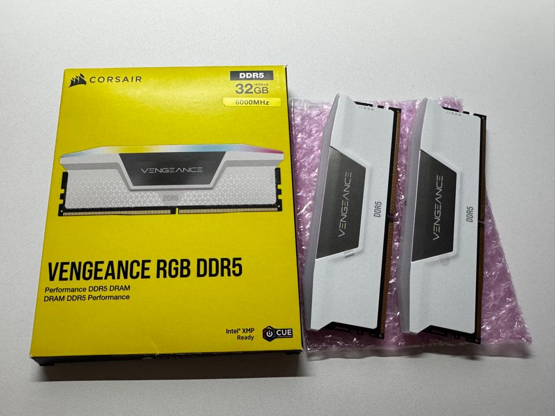 メモリー CORSAIR VENGEANCE RGB DDR5 32GB 6000MHz