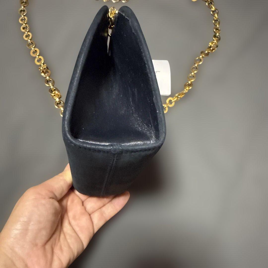 最終価格　フェラガモ チェーン ショルダーバッグ ガンチーニ　ゴールド金具