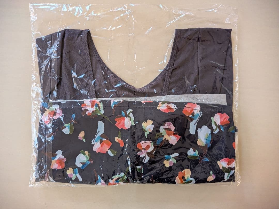 【SUKALA】新品未開封　ローズプリントグレースショートトップス