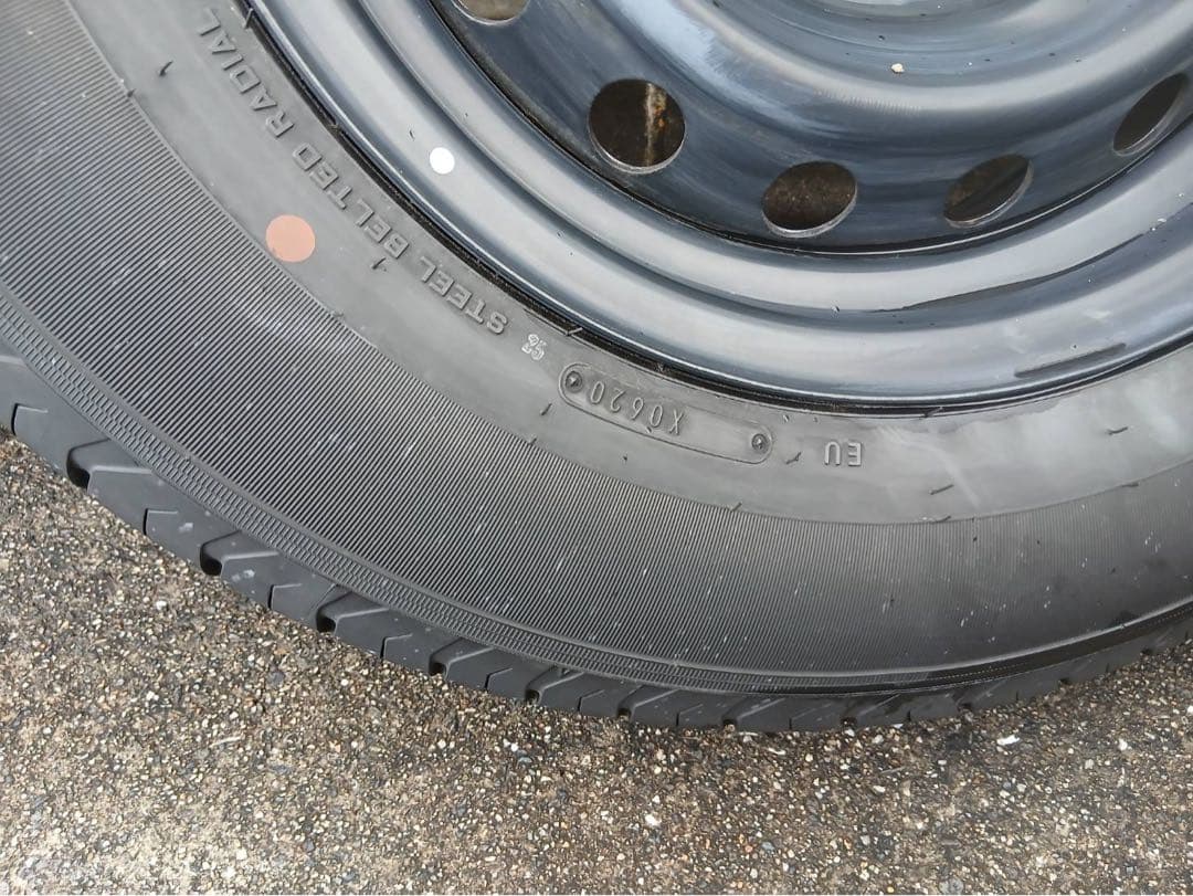 送料込み！新車外し ハイエース　ノーマルタイヤ　ホイールセット