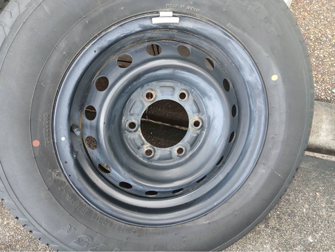 送料込み！新車外し ハイエース　ノーマルタイヤ　ホイールセット