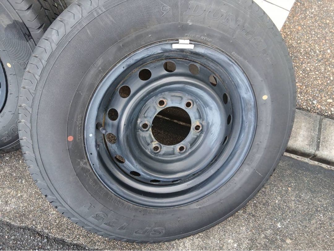 送料込み！新車外し ハイエース　ノーマルタイヤ　ホイールセット