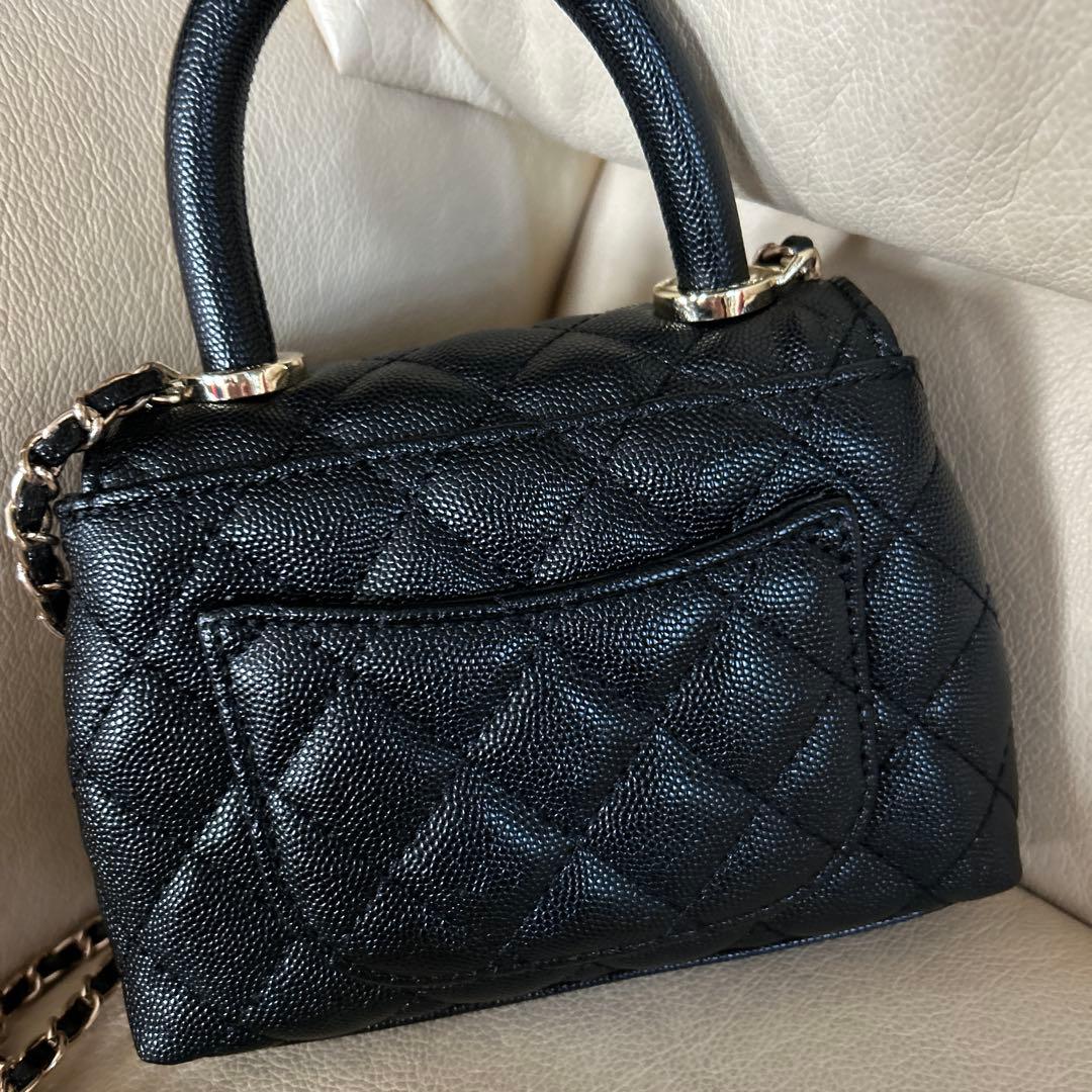 ブラックショルダーバッグ　ノベルティ　CHANEL