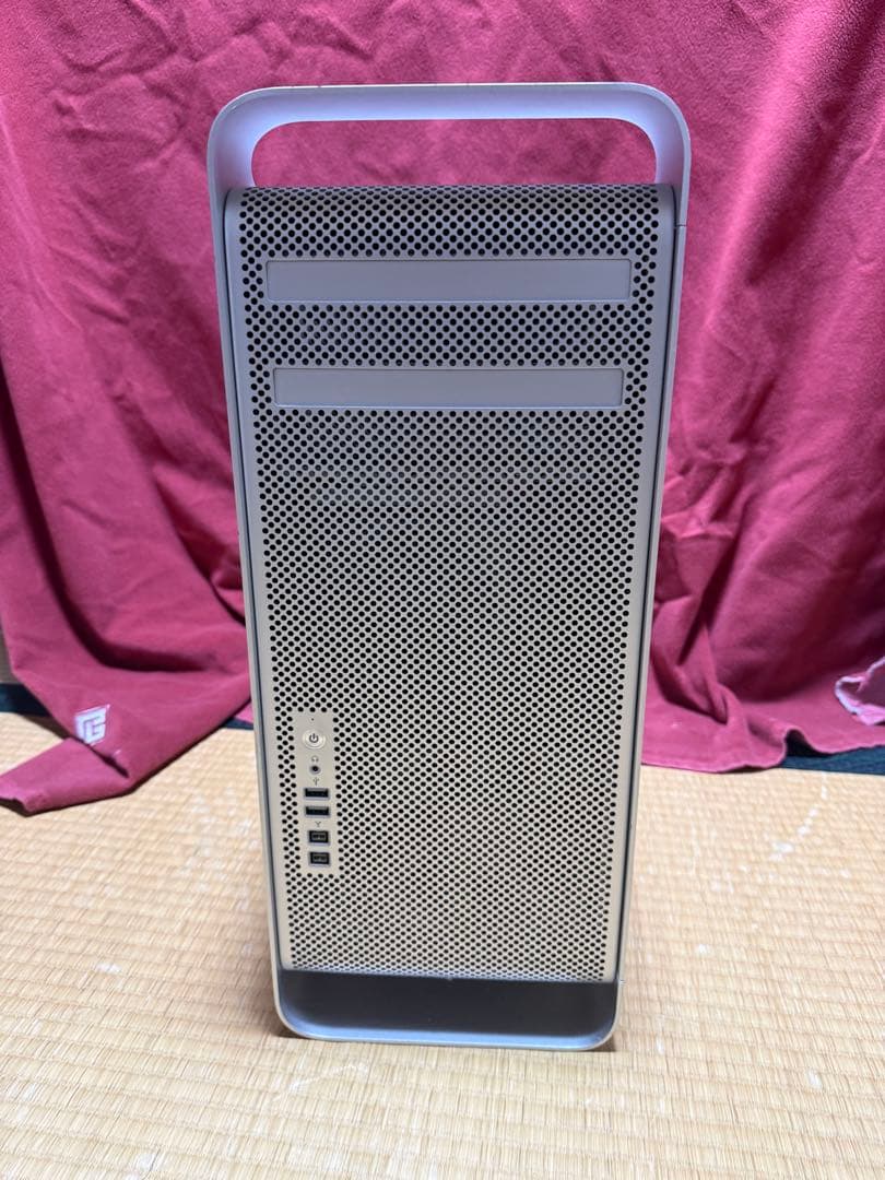 Mac Pro (A1289) 本体のみ HDDなし・動作未確認【手渡し可】