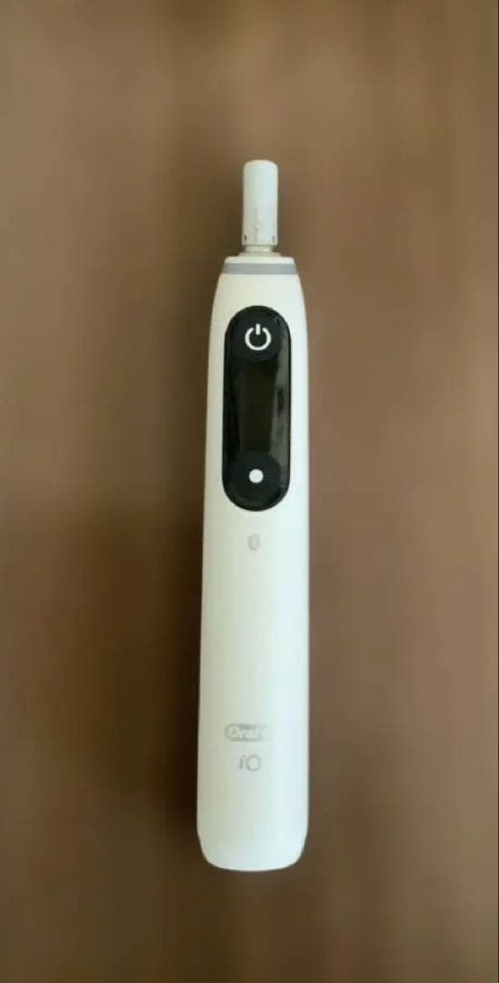 ブラウン オーラルB iO8 電動歯ブラシ 本体 美品｜ブラシ1本・充電器付