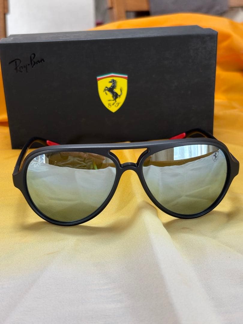 RAY-BAN SCUDERIA FERRARI レイバン サングラス 中古品