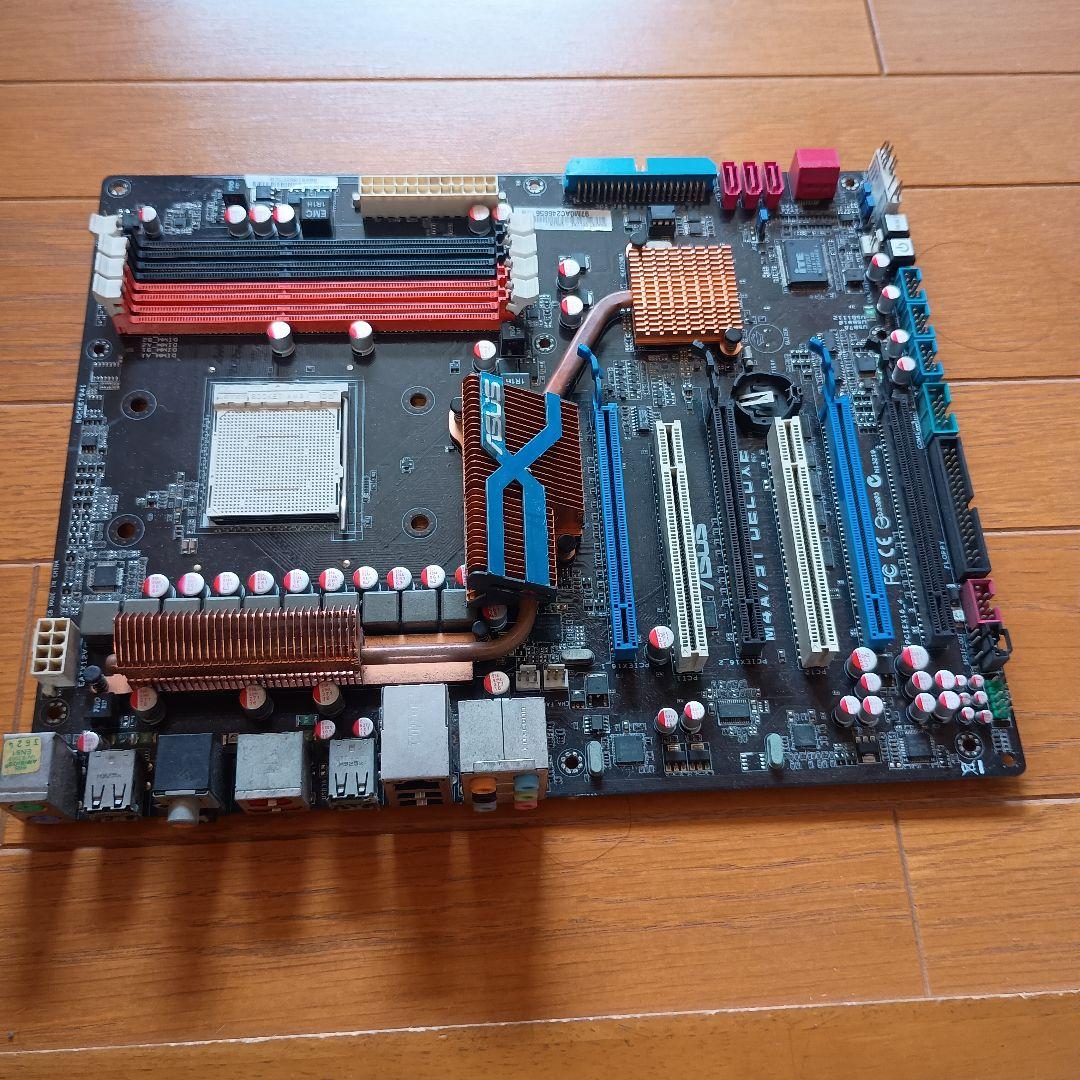 ASUS M4A79T デラックス AM3 DDR3 AMD 790FX