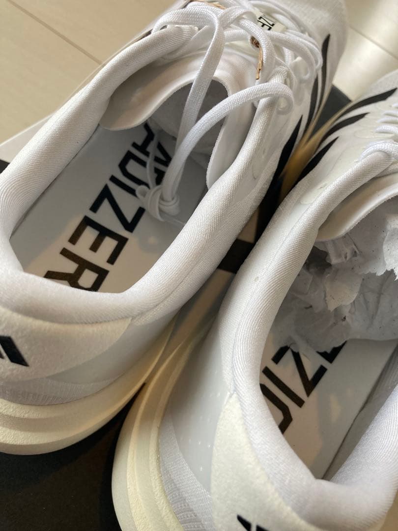 みなと adidas Evo SL