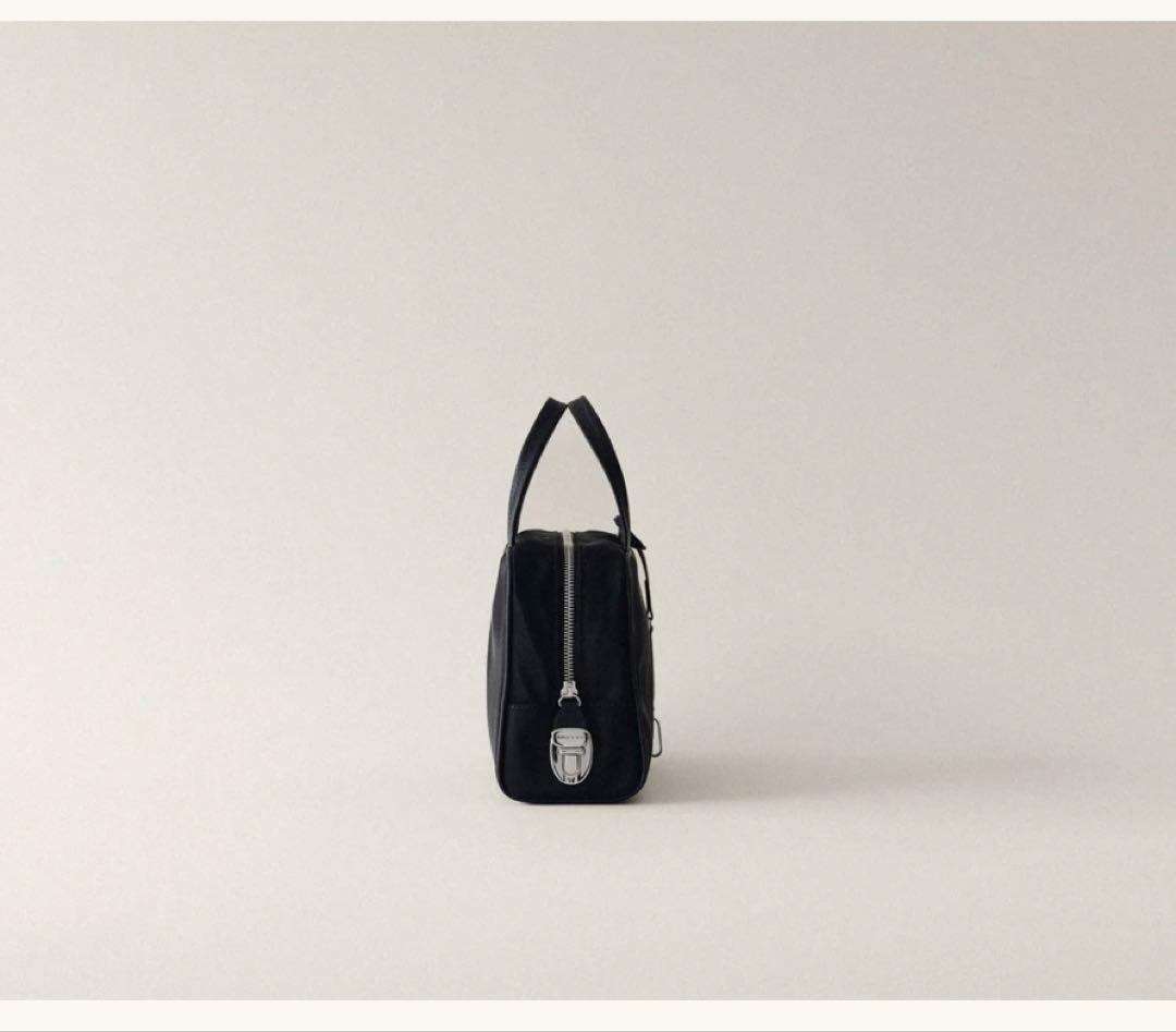 トゥティエ　ロケ ナイロン スモールバッグ