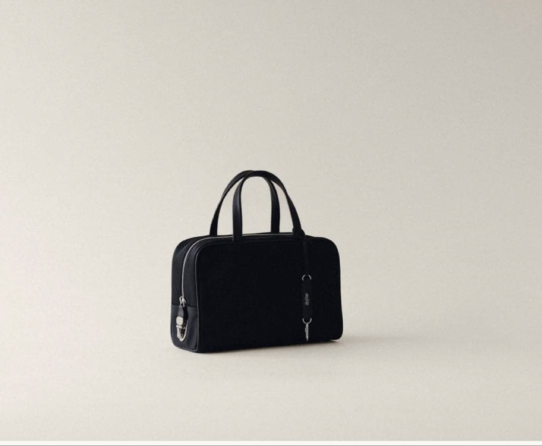 トゥティエ　ロケ ナイロン スモールバッグ