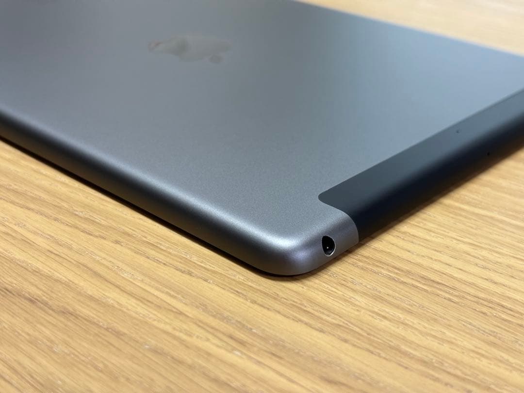 iPad 第7世代 セルラーモデル 32Gスペースグレー SIMフリー