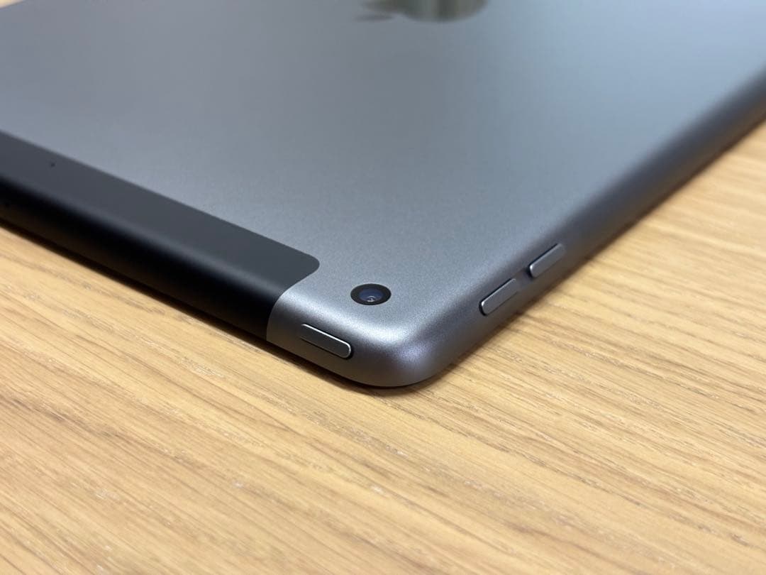 iPad 第7世代 セルラーモデル 32Gスペースグレー SIMフリー