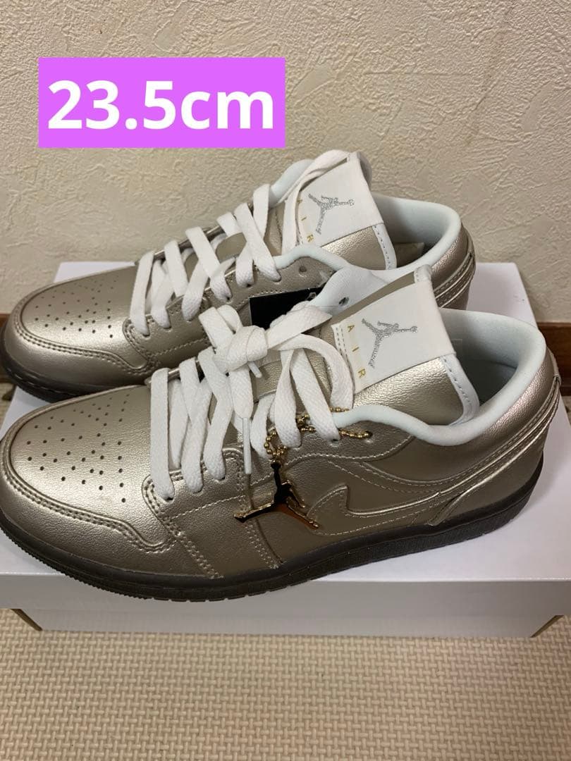 シューズ(女性用) AIR JORDAN 1 LOW SE HQ3529-099 23.5cm