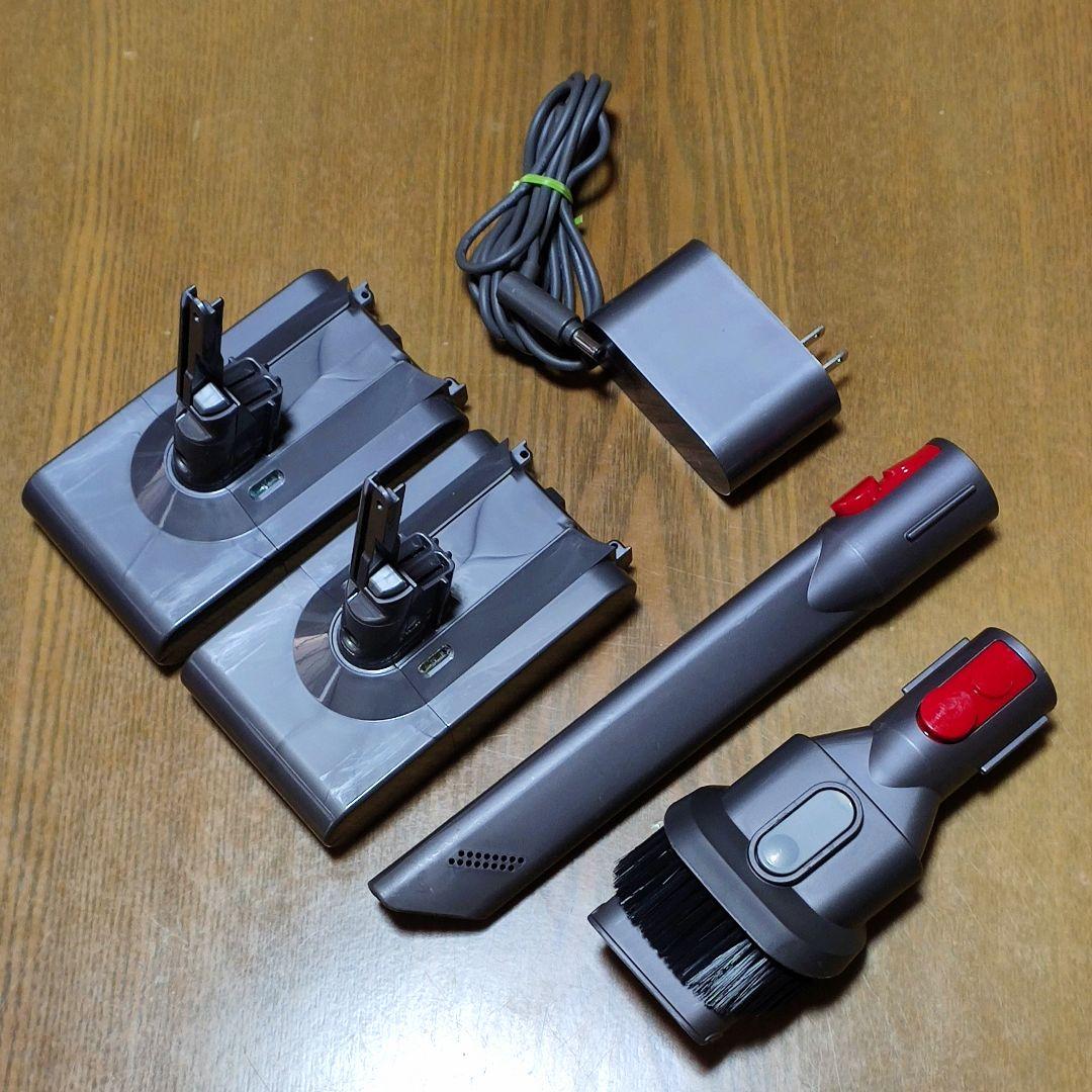 ダイソンV8 SV10 掃除機 完全分解清掃済み動作品 純正バッテリー２つセット
