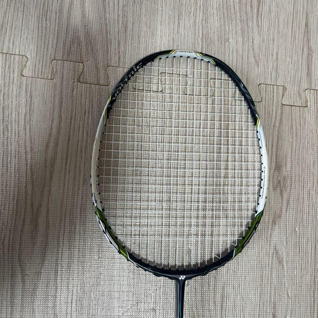 廃盤　YONEX VOLTRIC FORCF バトミントンラケット 3UG5