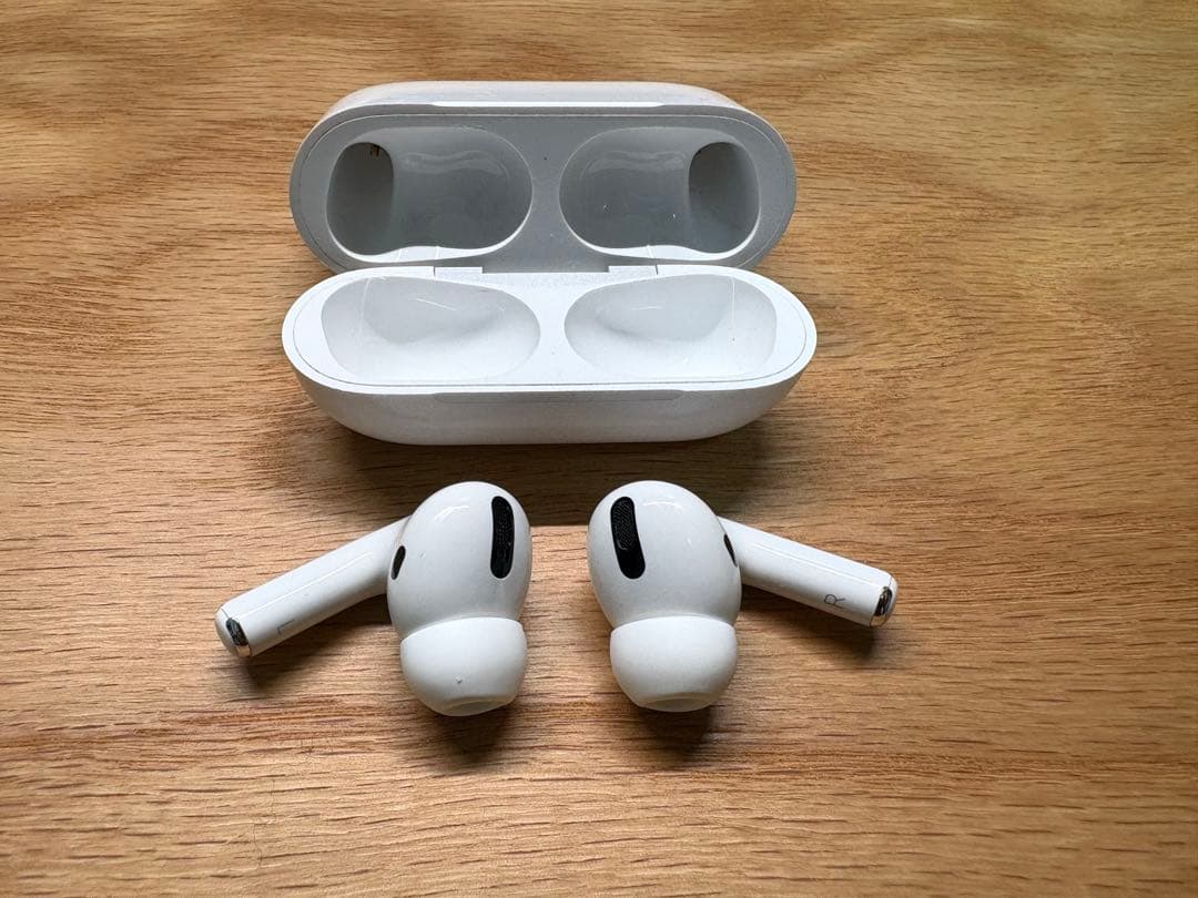 AirPods Pro 本体 ワイヤレス充電ケース付き 付属品完備