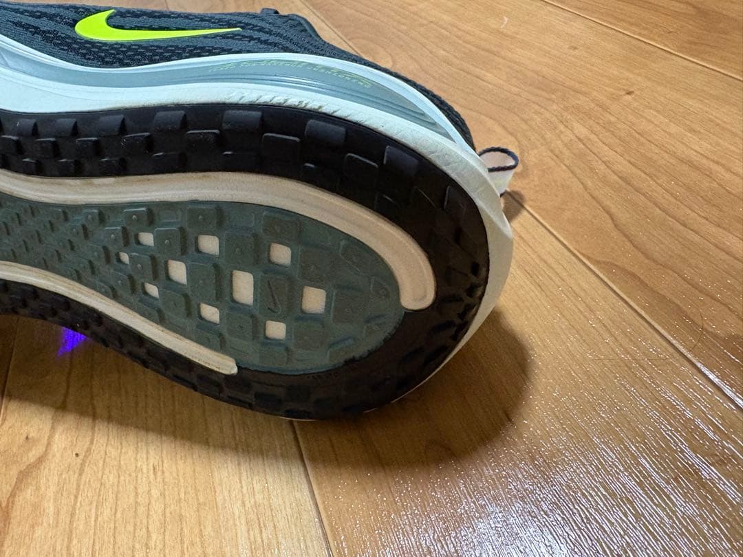 美品オススメです。NIKE ポメロプラス　メンズ27.5cm