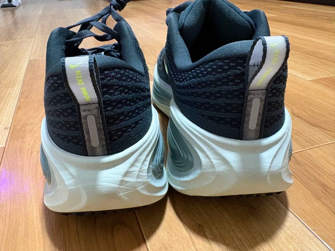 美品オススメです。NIKE ポメロプラス　メンズ27.5cm