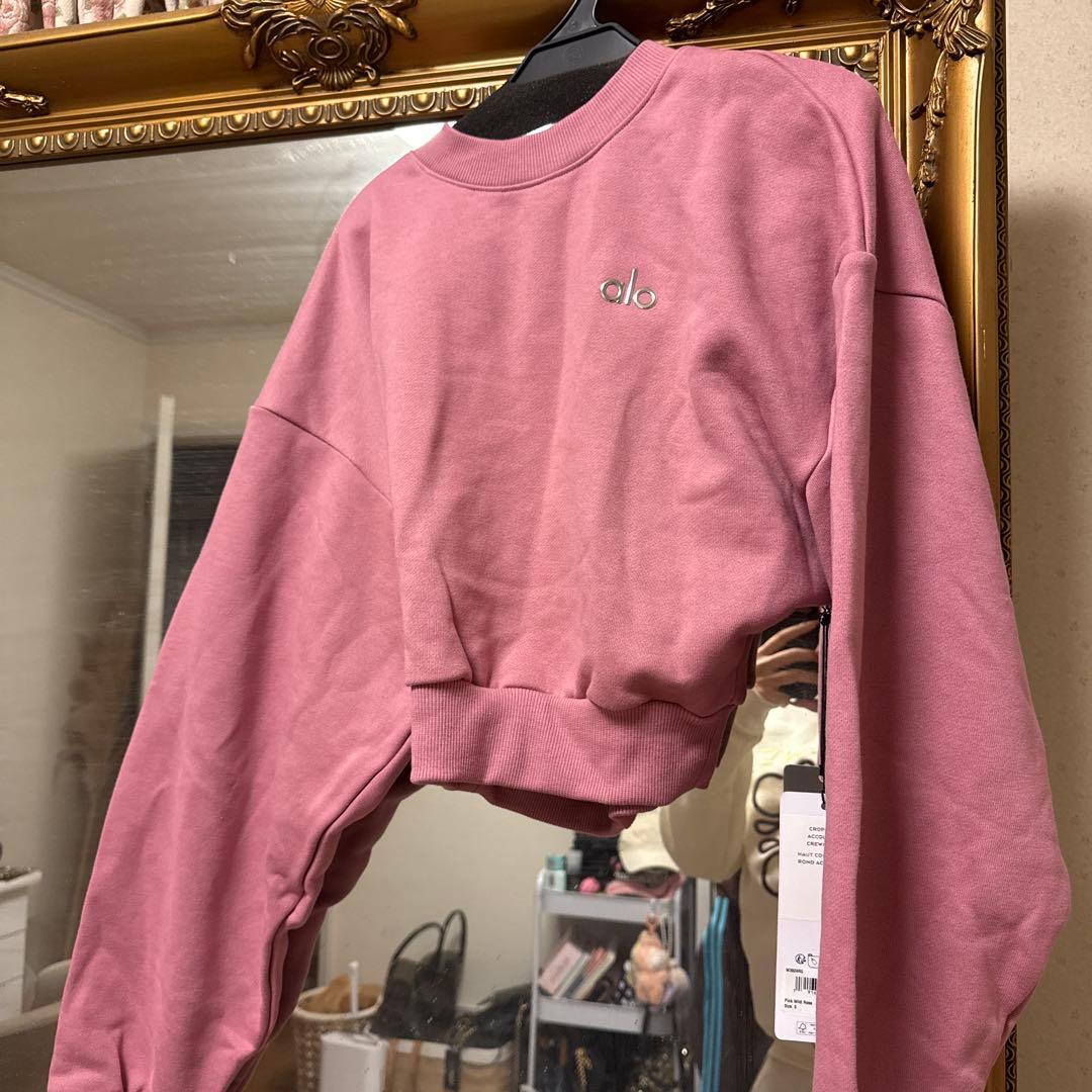 新品　Alo クロップドスウェット　ピンク