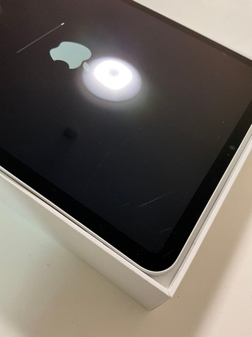 iPad Pro 11インチ 第4世代 少画面傷あり 3K873J/A シルバー
