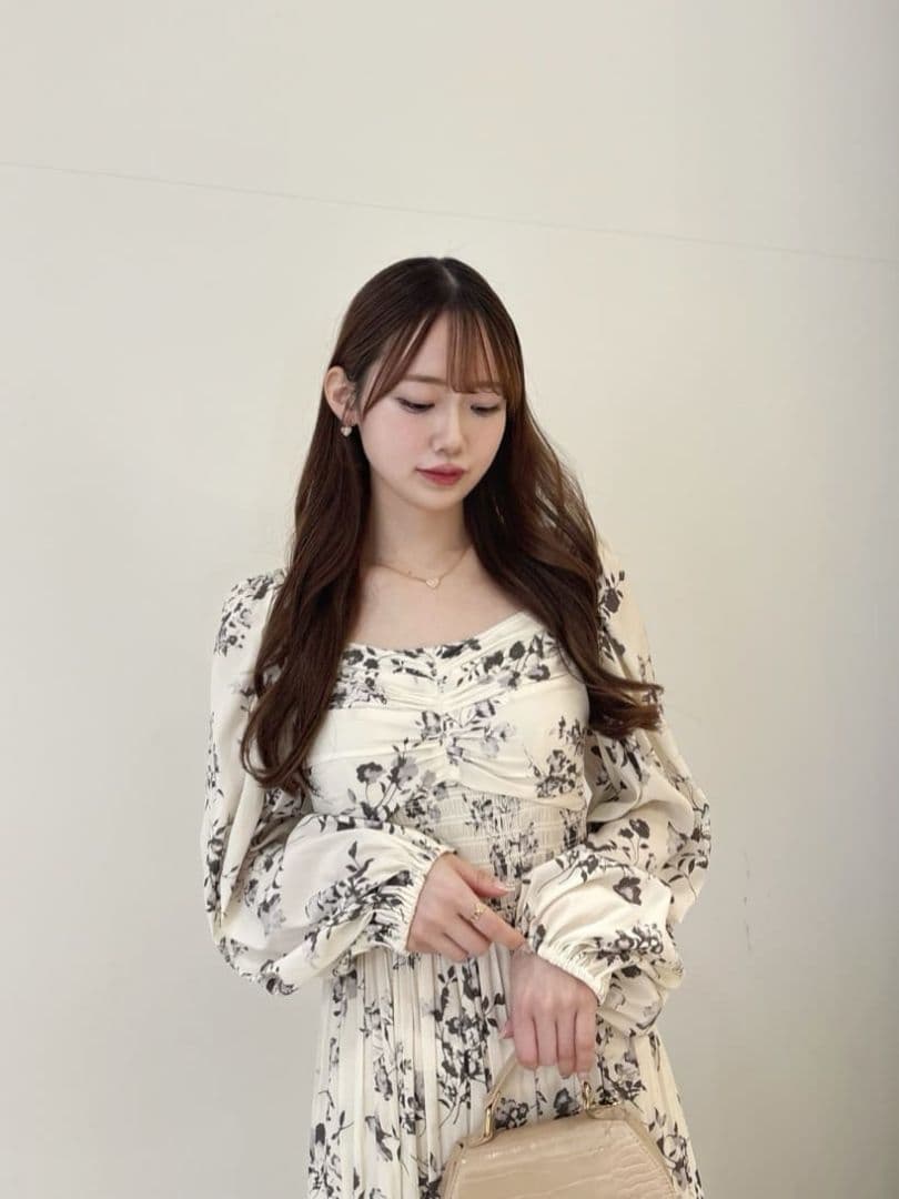 実物写真掲載 大人気完売 ココディール シャーリングティアードフラワーワンピース