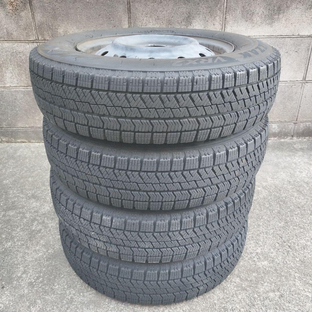 145/80R13 スチールホイル付きスタッドレスタイヤ4本セットの内2本 ①