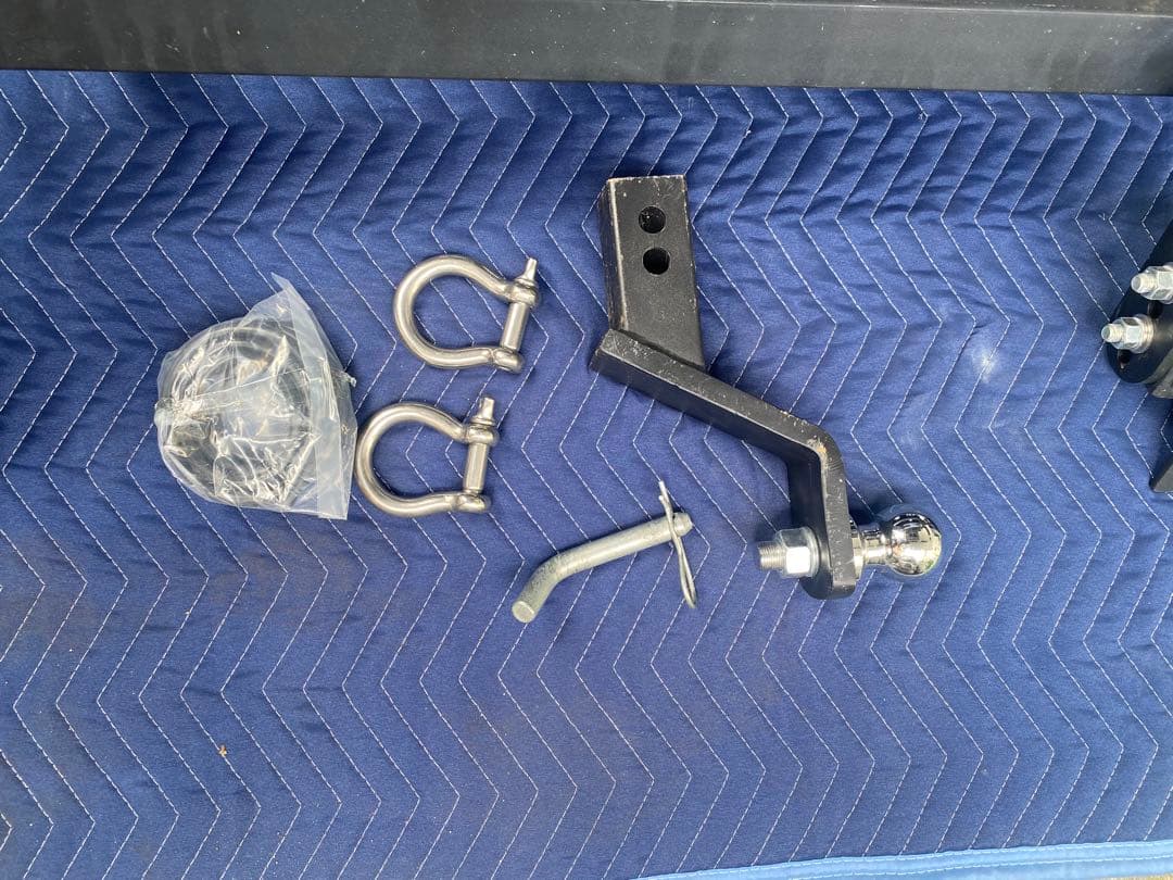 zvw 50 プリウス　ヒッチメンバー