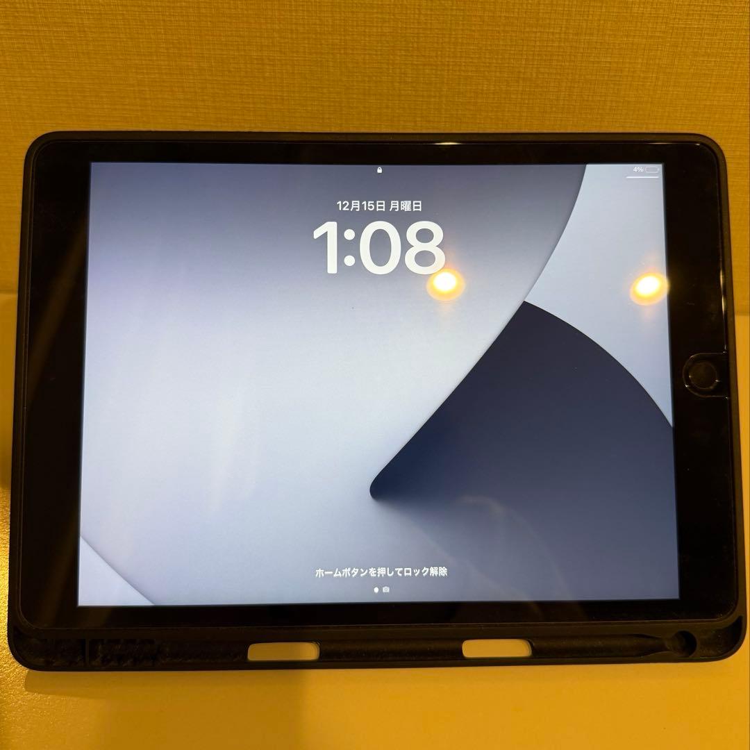 ipad第9世代 本体　64GB 黒いケースカバー付き