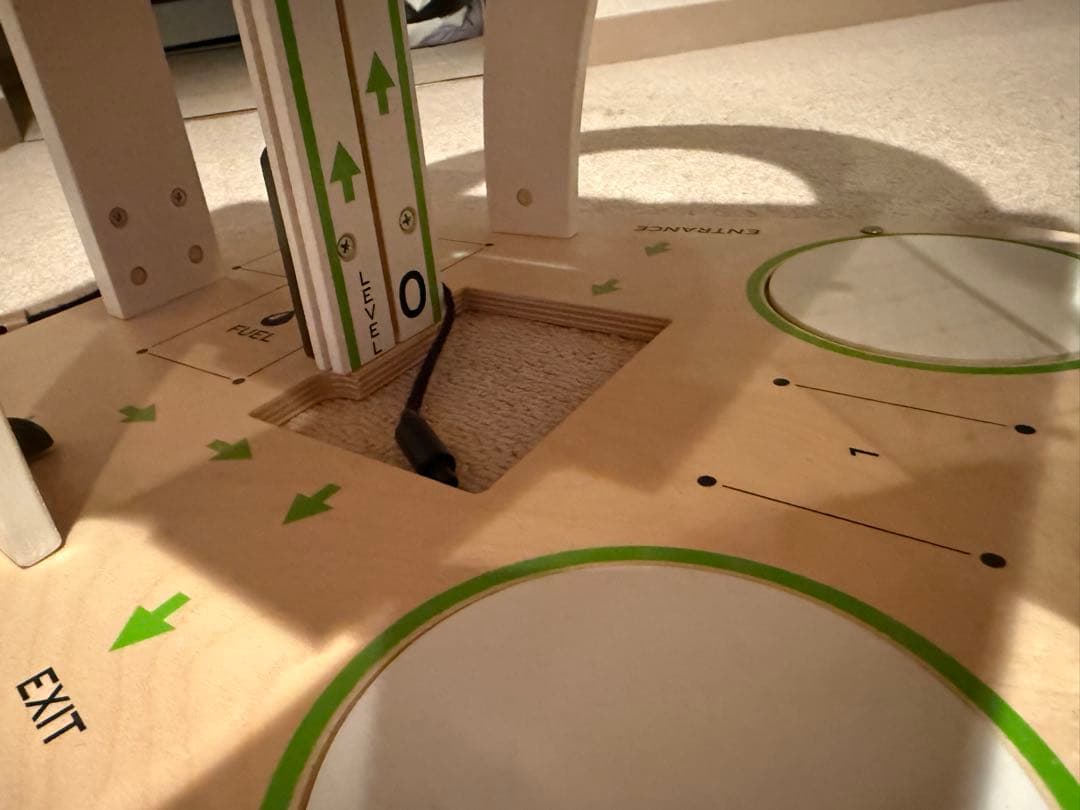 レア　BENTLEY ミニカー用駐車場 リフト付き