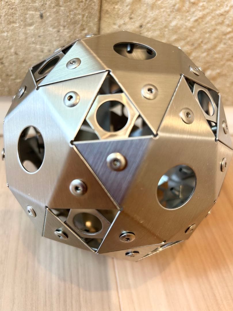 ステンレス製　変形十二面体　オブジェ