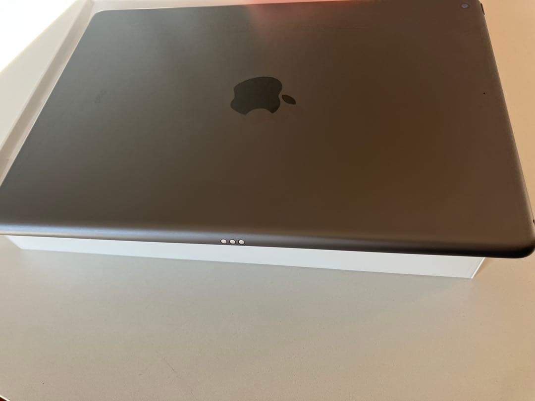 [早い者勝ち]Apple iPad 9世代256GB(箱、フィルム、ケース付き)