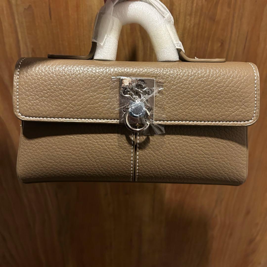 ☺︎　ショルダーバッグ　新品未使用