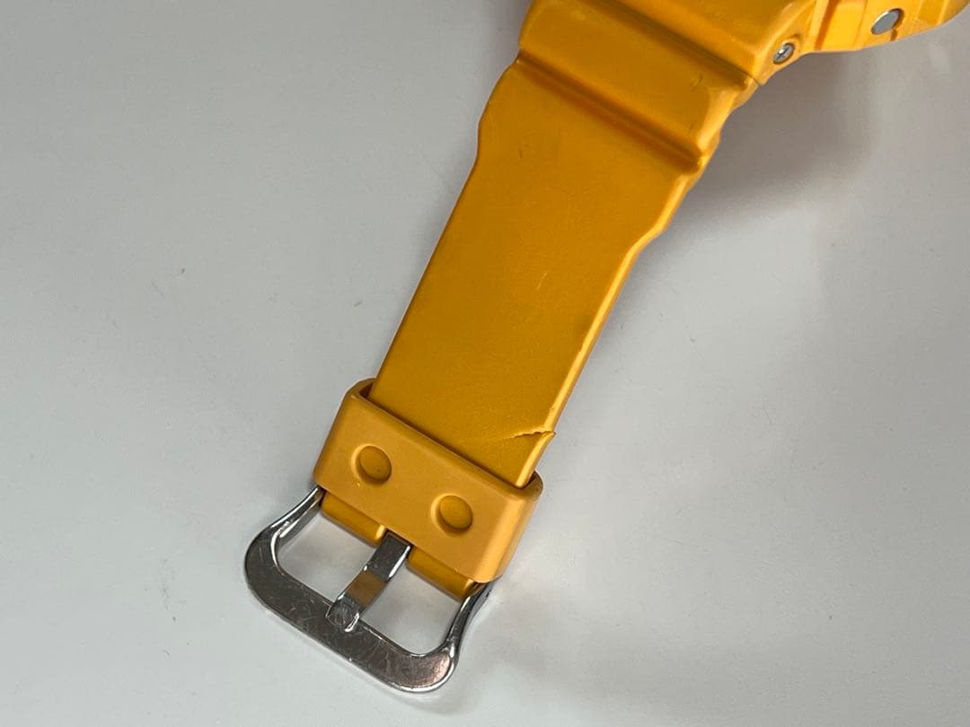 G-SHOCK DW-6900SB メタリックカラー イエロー