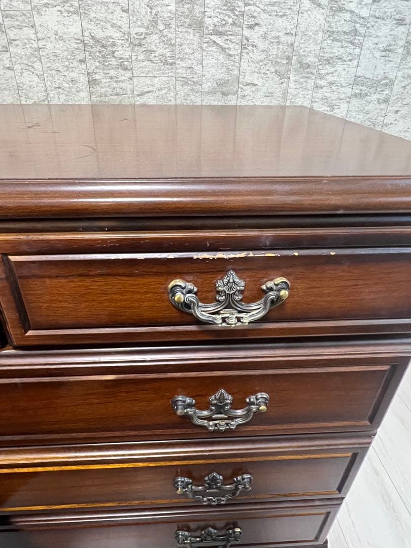 カリモク　コロニアルチェスト