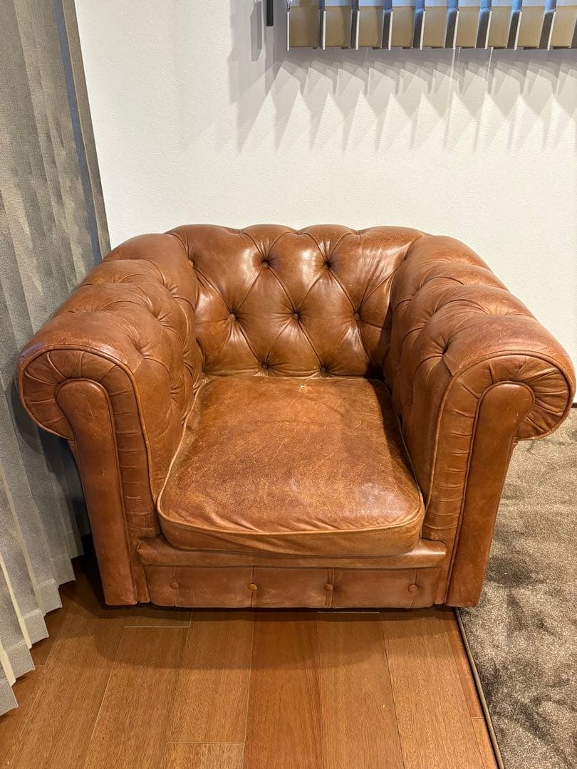 Eiji　ブラウンレザー チェスターフィールドソファ