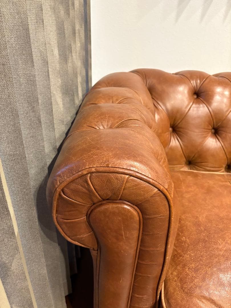 Eiji　ブラウンレザー チェスターフィールドソファ